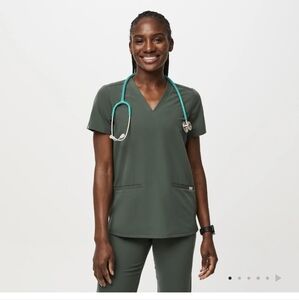 FIGS Green Moss Scrub Set